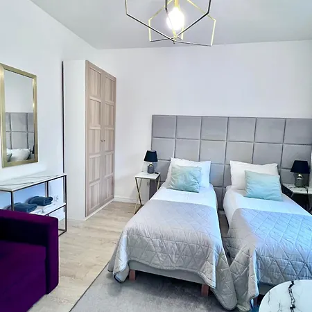 Apartamenty i pokoje z prywatną łazienką Willa Bielany-3